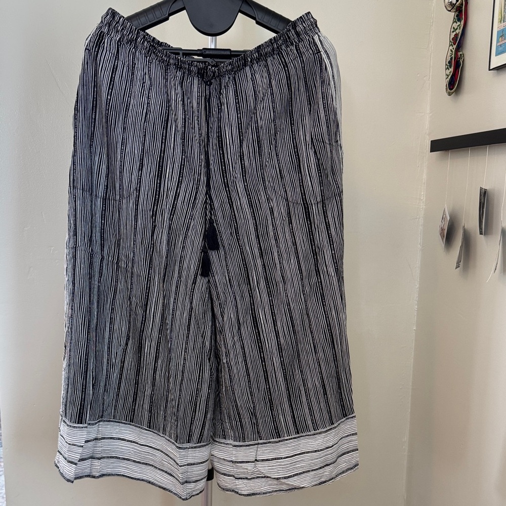 Simply Vera Vera Wang Black and White Striped Pants